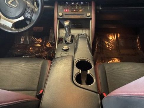 Used 2018 Lexus IS 300 image 25