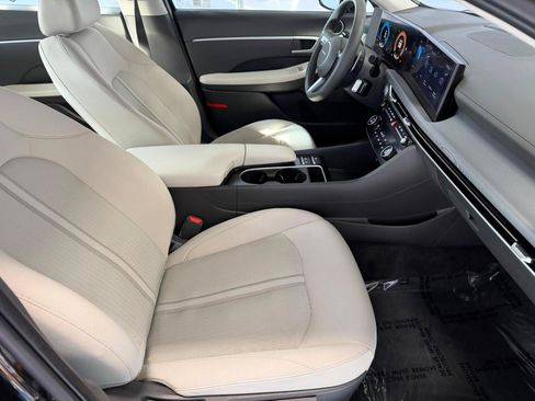 Used 2025 Hyundai Sonata SEL FWD image 25
