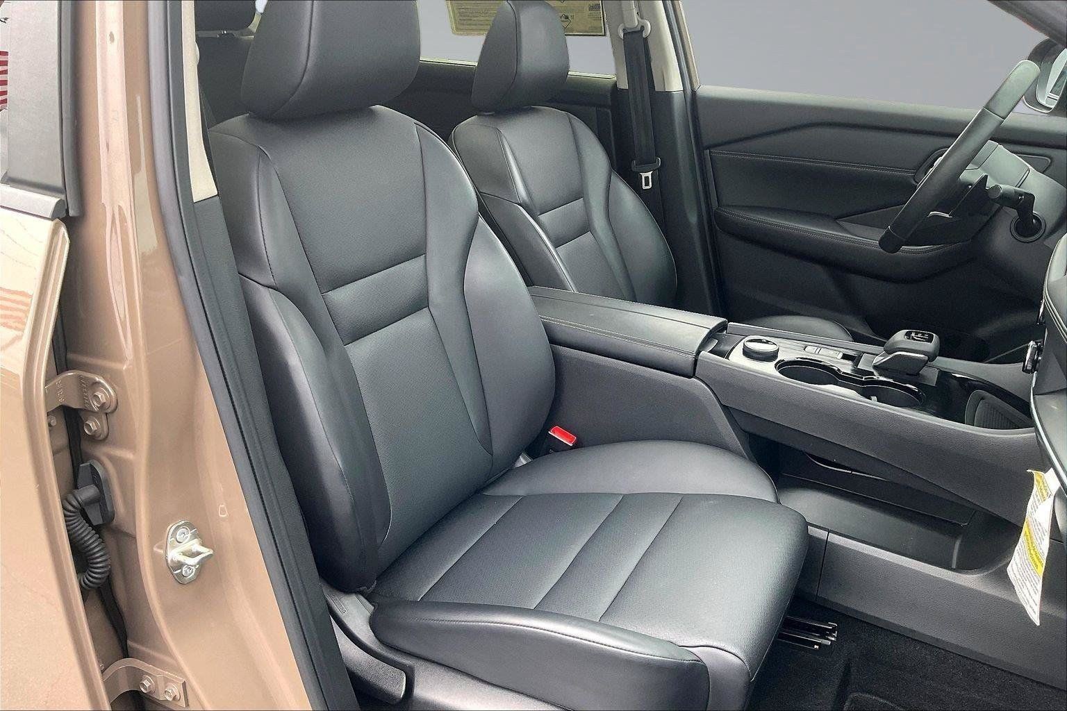 Certified 2024 Nissan Rogue SV w/ SV Premium Package AWD/4WD image 8