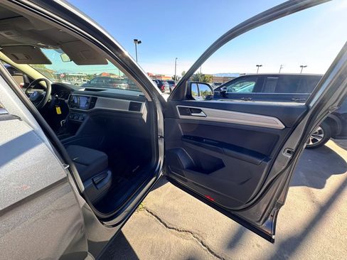 Used 2018 Volkswagen Atlas Launch Edition image 30