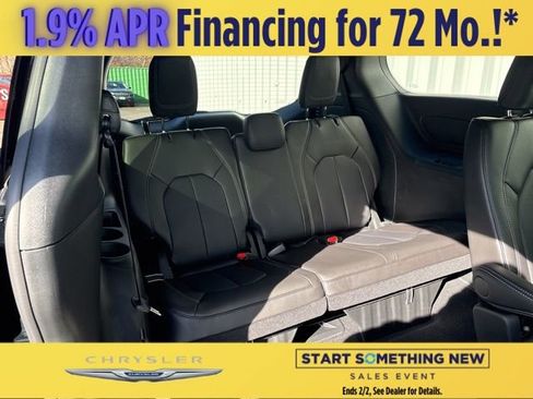 New 2026 Chrysler Pacifica Select image 25