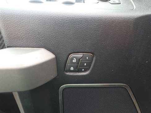 Used 2018 Ford F150 Raptor w/ Equipment Group 802A Luxury image 20