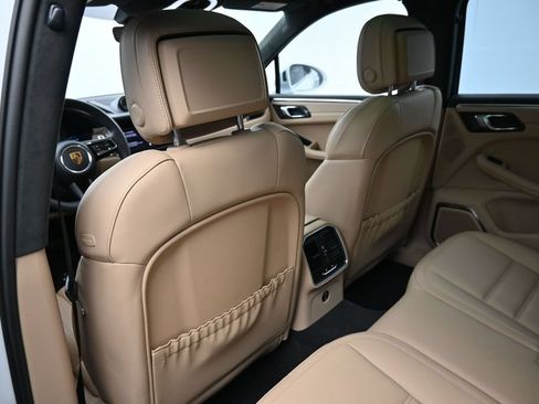 Certified 2026 Porsche Macan S AWD/4WD image 8