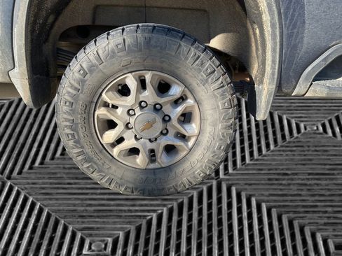 Used 2023 Chevrolet Silverado 2500 LT w/ Texas Edition image 17