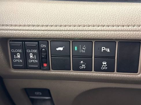 Used 2018 Honda Odyssey Touring image 36