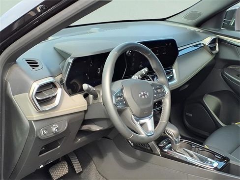 Used 2025 Chevrolet TrailBlazer ACTIV w/ Convenience Package image 8