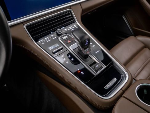 Used 2019 Porsche Panamera Turbo S Executive image 13