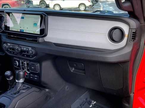 Certified 2024 Jeep Wrangler Willys image 16