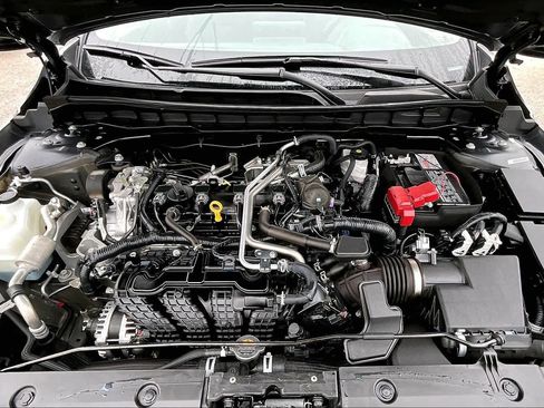 Used 2025 Nissan Altima 2.5 SV image 31