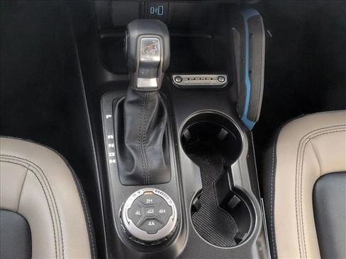 Used 2023 Ford Bronco Wildtrak image 12