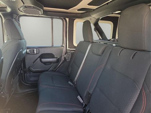 Used 2018 Jeep Wrangler Unlimited Rubicon image 10