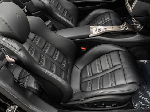 Used 2012 Ferrari California image 27