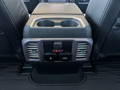 Used 2021 Ford F350 Limited image 18