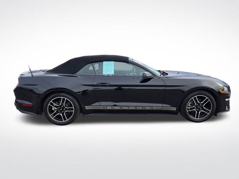 Used 2018 Ford Mustang Premium image 10