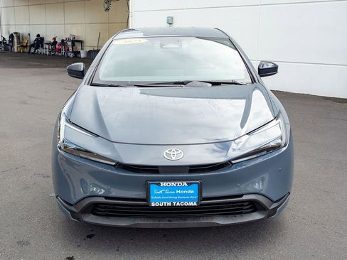 Used 2025 Toyota Prius LE AWD/4WD image 4