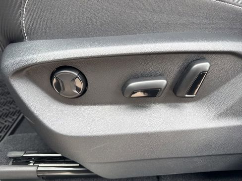 New 2026 Volkswagen Atlas Cross Sport SE image 15