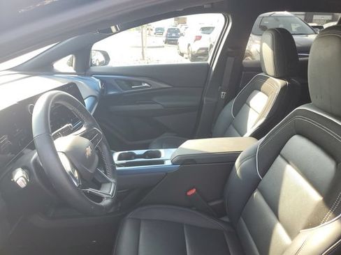Certified 2024 Chevrolet Equinox EV LT FWD image 17