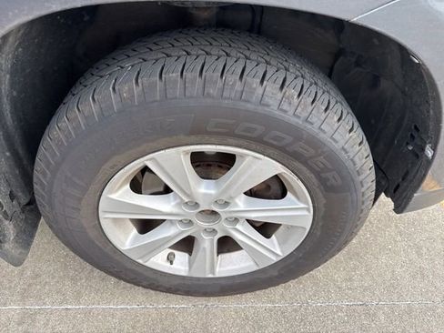 Used 2012 Toyota Highlander SE w/ Tow Pkg image 9