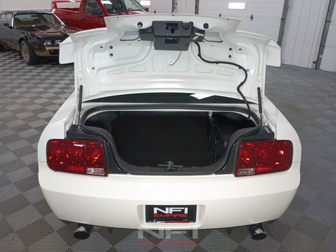 Used 2007 Ford Mustang Shelby GT500 RWD image 57