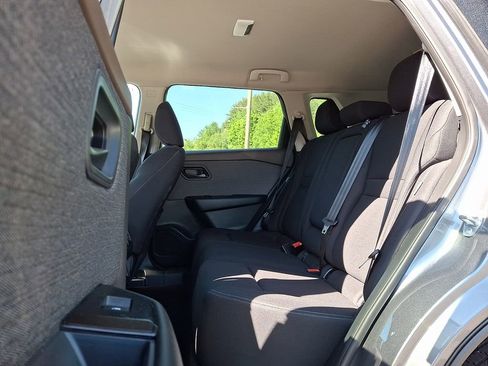 Used 2023 Nissan Rogue S FWD image 10