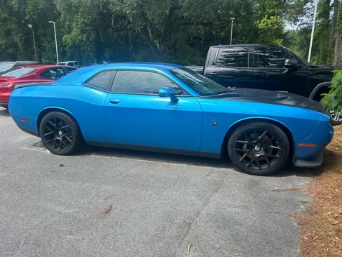 Used 2015 Dodge Challenger R/T Scat Pack RWD image 6