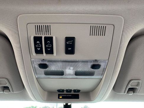 Used 2013 GMC Yukon XL Denali RWD image 22