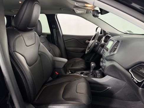 Used 2023 Jeep Cherokee Altitude Lux w/ Mopar Interior Package AWD/4WD image 34