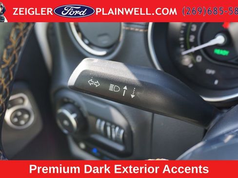 Used 2022 Jeep Wrangler Unlimited Sahara AWD/4WD image 26