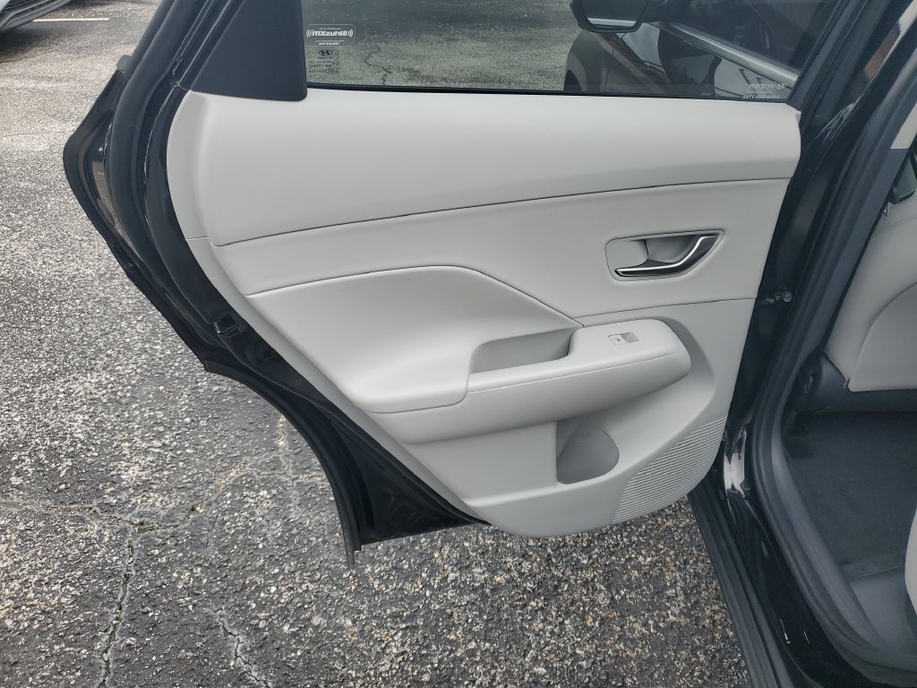 Used 2024 Hyundai Kona Limited FWD image 26