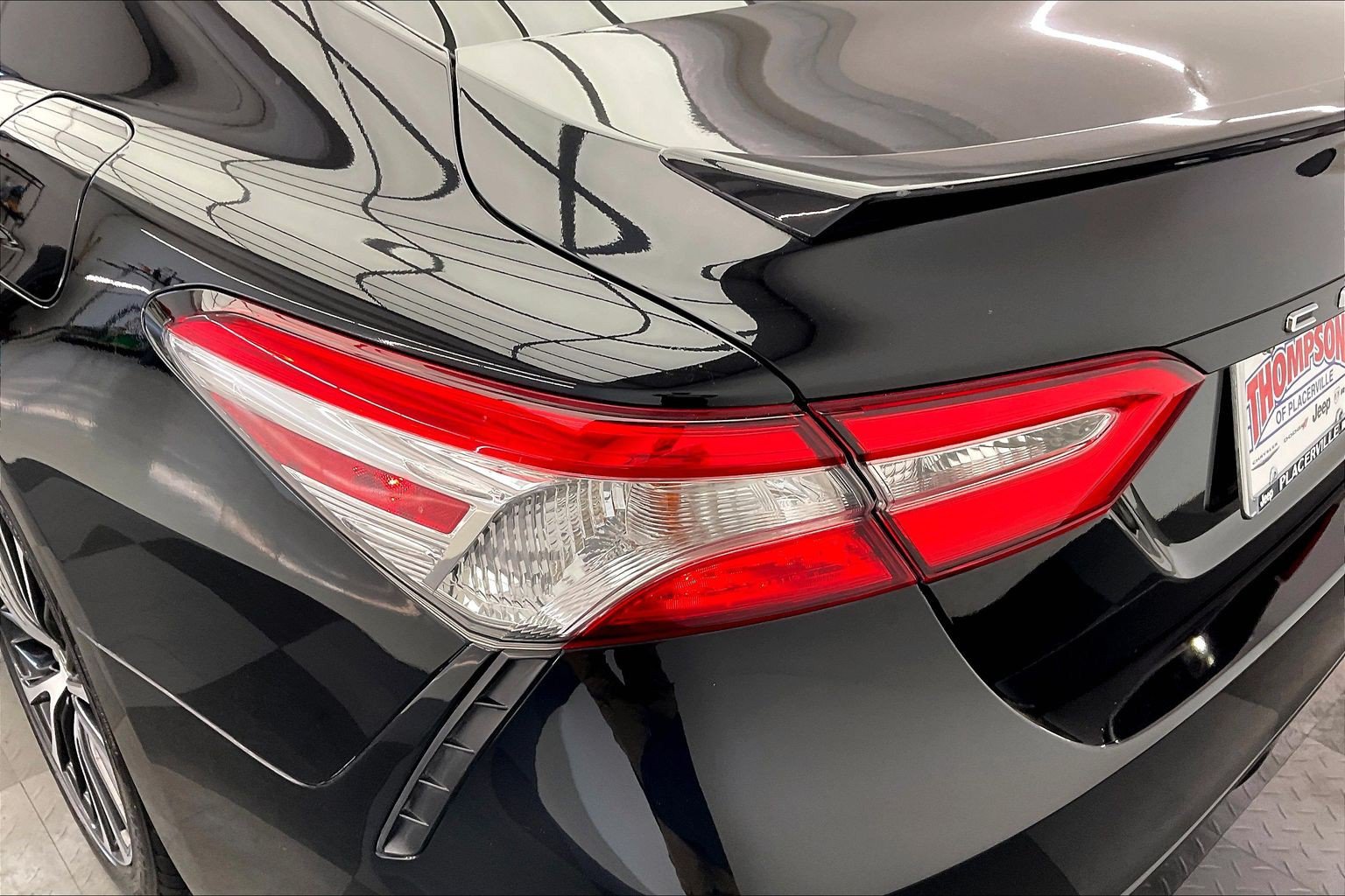 Used 2020 Toyota Camry SE FWD image 29
