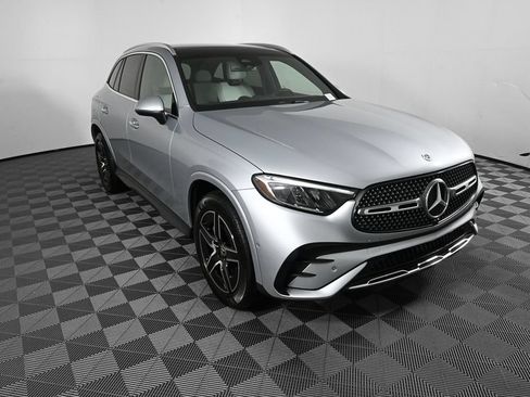 Certified 2025 Mercedes-Benz GLC 300 4MATIC image 24