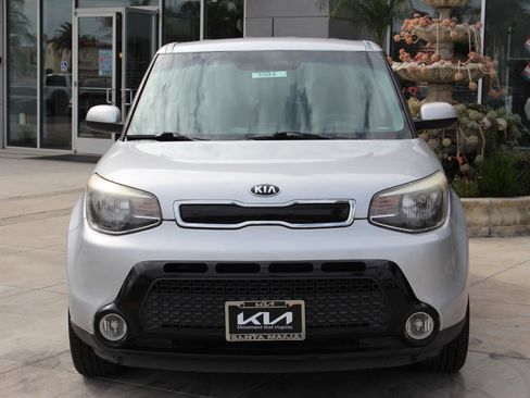 Used 2016 Kia Soul + image 4