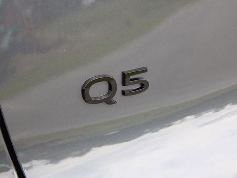Used 2025 Audi Q5 Premium Plus w/ Premium Plus AWD/4WD image 52