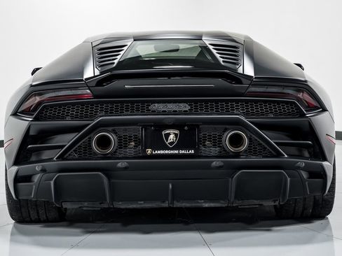 Used 2022 Lamborghini Huracan EVO RWD image 4