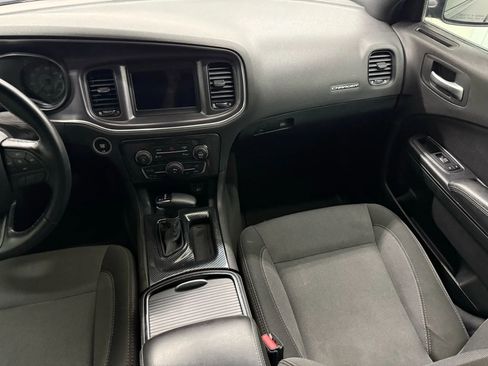 Used 2018 Dodge Charger SXT w/ Blacktop Package image 35