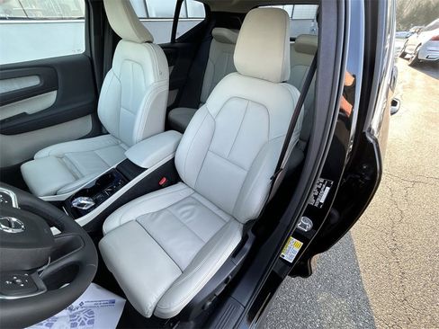 Certified 2023 Volvo XC40 B5 Plus w/ Driver Assist Package image 15