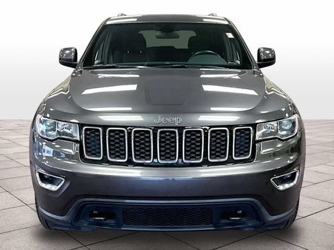 Used 2021 Jeep Grand Cherokee Laredo AWD/4WD image 3