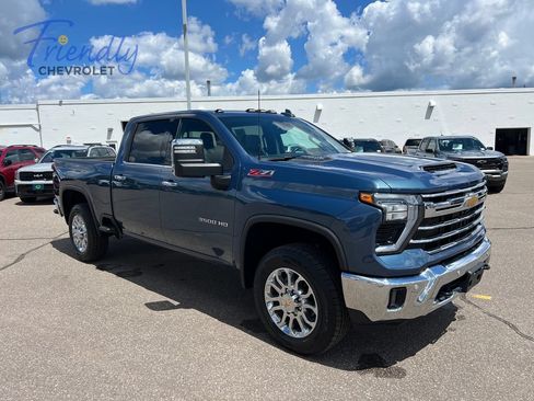 Used 2024 Chevrolet Silverado 3500 LTZ w/ LTZ Premium Package AWD/4WD image 9