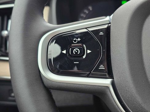 New 2026 Volvo XC90 B6 Plus w/ Protection Package Premier image 32