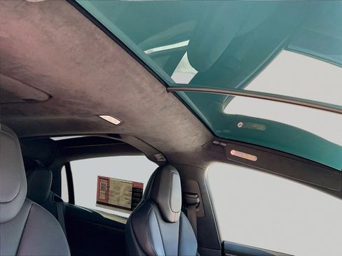 Used 2018 Tesla Model X 100D image 17