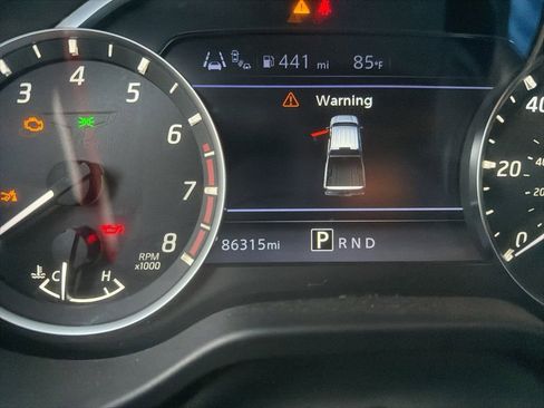 Used 2022 Nissan Titan SV RWD image 8