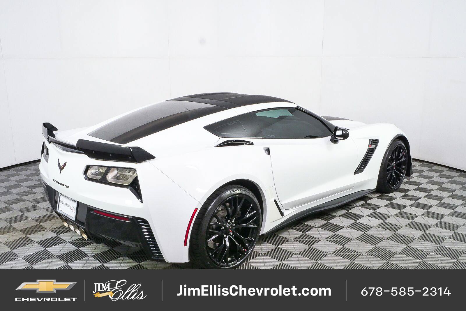 Used 2018 Chevrolet Corvette Z06 RWD image 3