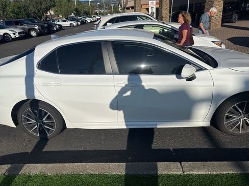 Used 2024 Toyota Camry SE image 19