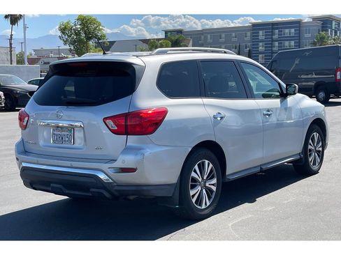 Used 2017 Nissan Pathfinder SV w/ Cargo Package FWD image 6