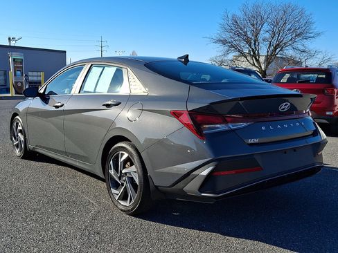 Certified 2025 Hyundai Elantra Sport image 7