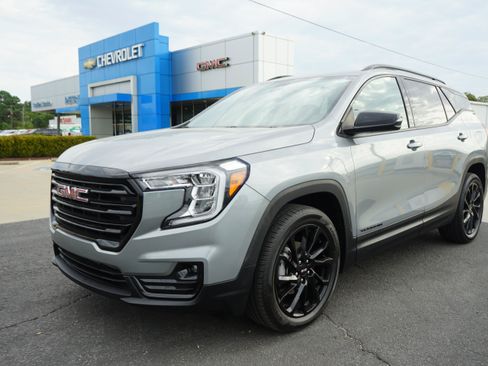 Used 2023 GMC Terrain SLT w/ Elevation Edition FWD image 1