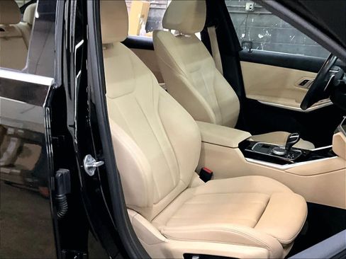Used 2019 BMW 330i Sedan w/ Convenience Package RWD image 10
