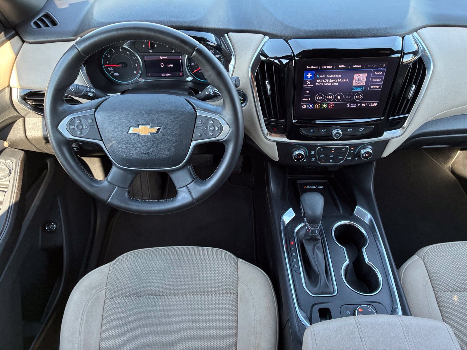 Used 2023 Chevrolet Traverse LT w/ LPO, Cargo Package AWD/4WD image 19