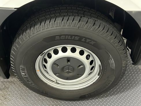 Used 2019 Mercedes-Benz Sprinter 2500 image 18