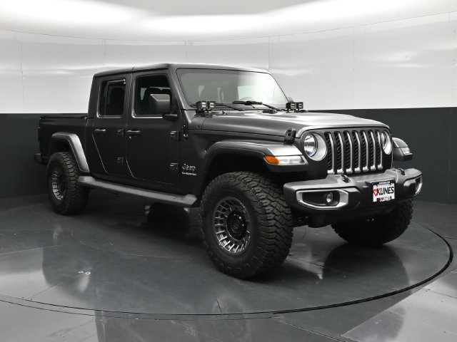 Used 2020 Jeep Gladiator Overland w/ Trailer Tow Package AWD/4WD image 5